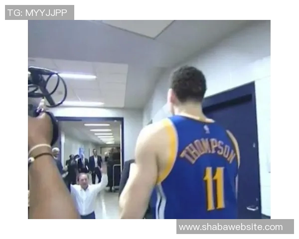 克莱上半场状态低迷仅得5分三分球命中率惨淡 克莱上半场状态低迷仅得5分三分球命中率惨淡