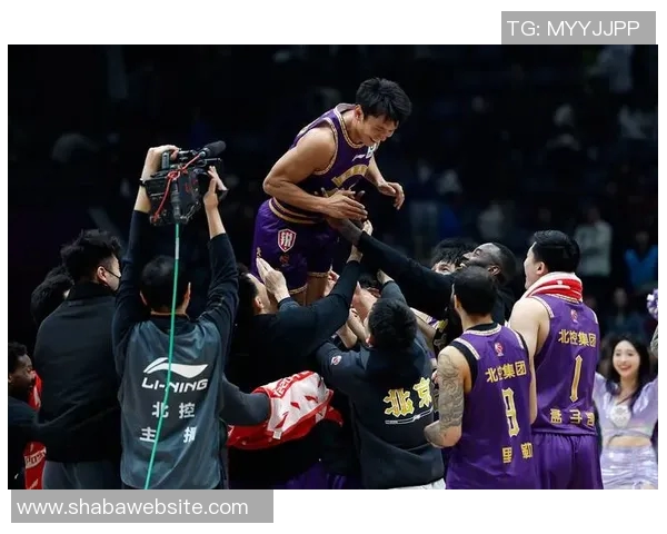 媒体人建议奥拉迪波若未找到新工作可考虑加盟CBA提升状态 媒体人建议奥拉迪波若未找到新工作可考虑加盟CBA提升状态